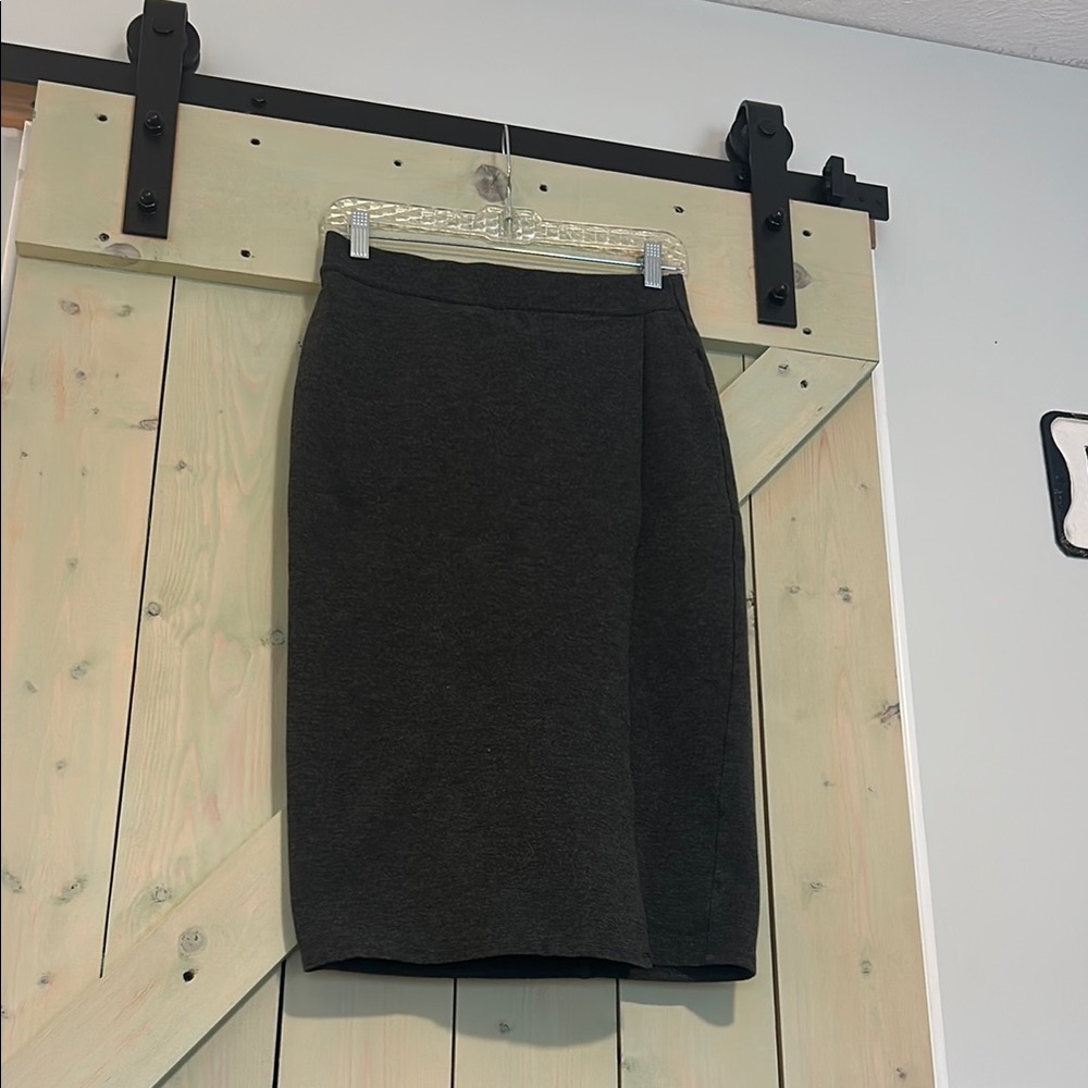 Liz Claiborne Black Knee-Length Pencil Skirt